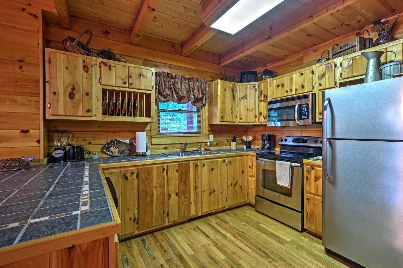 Pigeon Forge Cabin With Hot Tub, Grill And Pool Table! Villa Sevierville Exterior photo